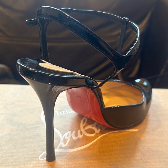 Beautiful Christian Louboutin Patent ME PAM 100mm heels. NEVER WORN NEW IN BOX. - Picture 6 of 8